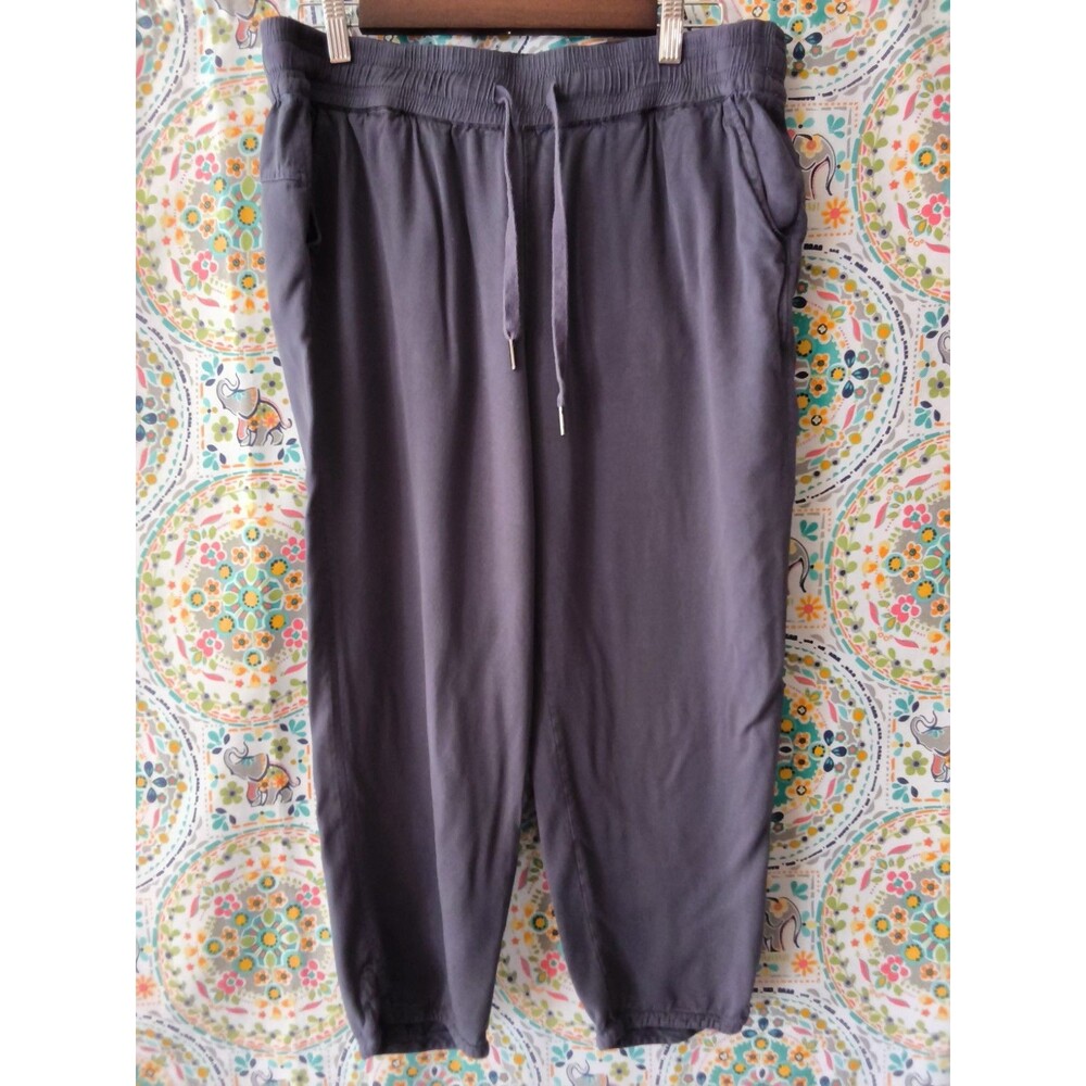 Peace & Pearls Sweatpants Jogger Women's Size L Gray Elastic Bottom Very Soft